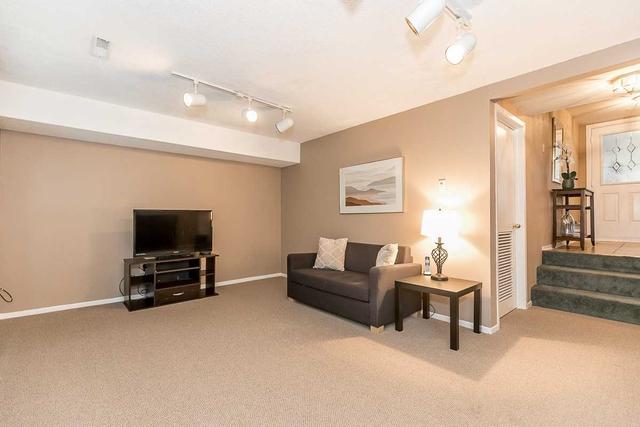 109 Poplar Cres, Condo with 4 bedrooms, 2 bathrooms and 2 parking in Aurora ON | Image 28