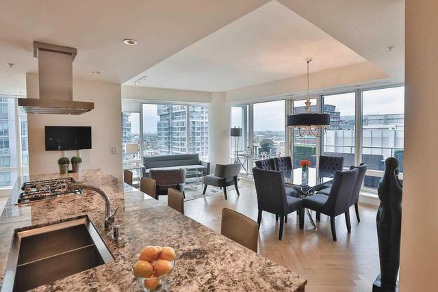 2305 - 180 University Ave, Condo with 2 bedrooms, 3 bathrooms and 1 parking in Toronto ON | Image 8