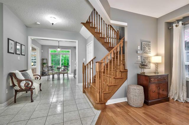 91 Dewar Crt, House detached with 4 bedrooms, 4 bathrooms and 4 parking in Milton ON | Image 4