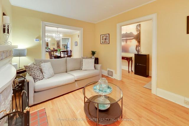 165 Maplewood Ave, House semidetached with 3 bedrooms, 2 bathrooms and 3 parking in Toronto ON | Image 24