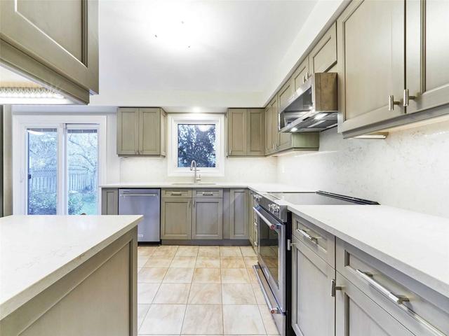 62 Valley Centre Dr, House detached with 5 bedrooms, 3 bathrooms and 6 parking in Toronto ON | Image 38