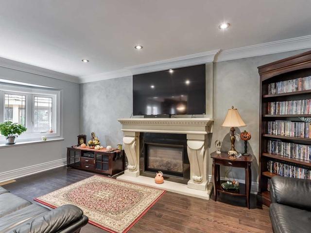 261 Fincham Ave, House detached with 4 bedrooms, 4 bathrooms and 4 parking in Markham ON | Image 6