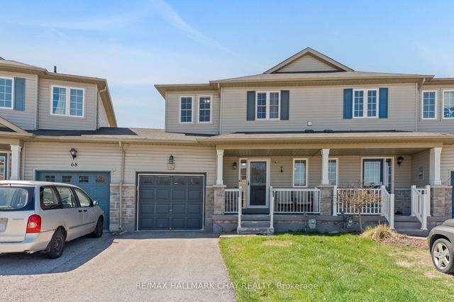 66 Admiral Cres, House attached with 3 bedrooms, 3 bathrooms and 3 parking in Essa ON | Image 1
