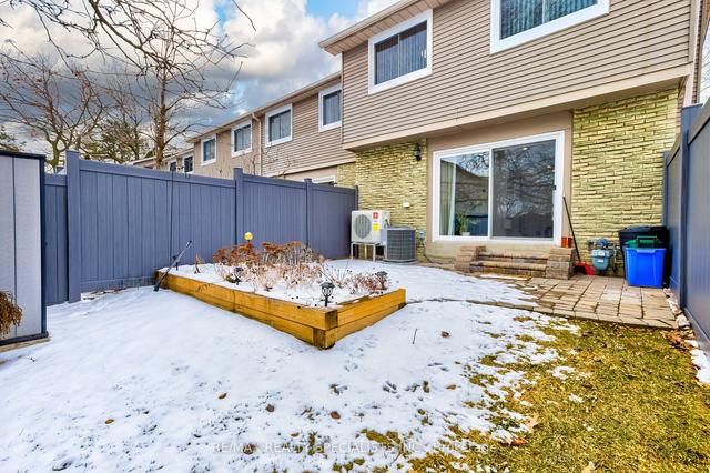 5 - 120 Falconer Dr, Townhouse with 3 bedrooms, 3 bathrooms and 1 parking in Mississauga ON | Image 24