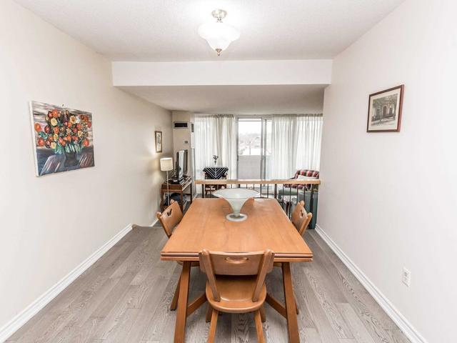 402 - 270 Scarlett Rd, Condo with 2 bedrooms, 1 bathrooms and 1 parking in Toronto ON | Image 7