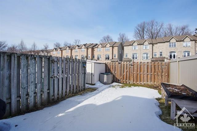327 Monterey Drive, Townhouse with 3 bedrooms, 2 bathrooms and 1 parking in Ottawa ON | Image 7