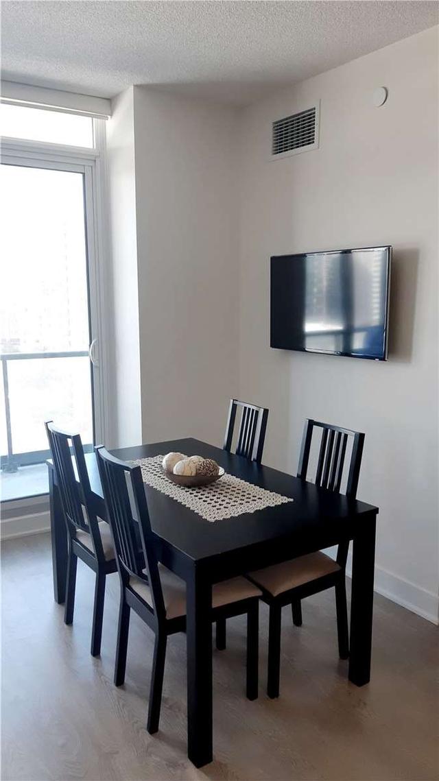 1009 - 30 Roehampton Ave, Condo with 1 bedrooms, 1 bathrooms and 1 parking in Toronto ON | Image 24