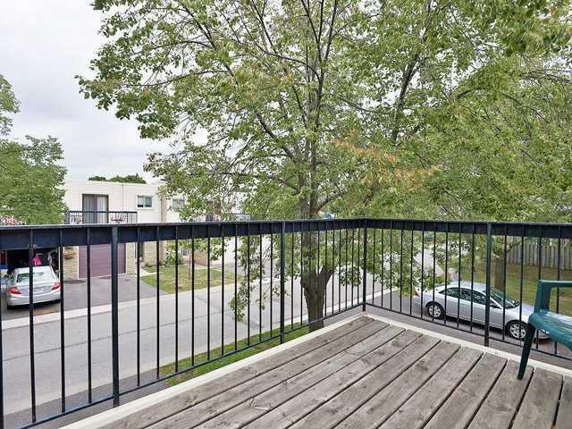 100 - 2315 Bromsgrove Rd, Townhouse with 3 bedrooms, 3 bathrooms and 1 parking in Mississauga ON | Image 10