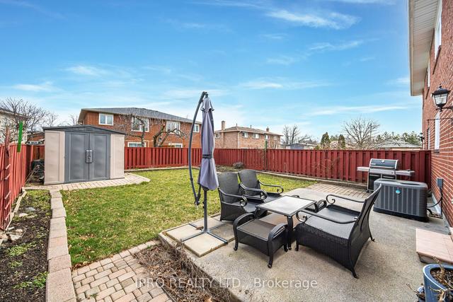 2337 Chilsworthy Ave, House semidetached with 4 bedrooms, 3 bathrooms and 4 parking in Mississauga ON | Image 33