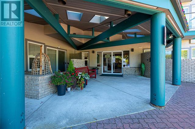 203 - 1485 Garnet Rd, Condo with 2 bedrooms, 2 bathrooms and null parking in Saanich BC | Image 23