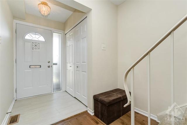 19 - 1900 Marquis Avenue, Townhouse with 3 bedrooms, 3 bathrooms and 1 parking in Ottawa ON | Image 2