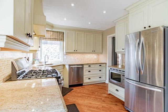 2048 Grand Blvd, House detached with 4 bedrooms, 3 bathrooms and 4 parking in Oakville ON | Image 32
