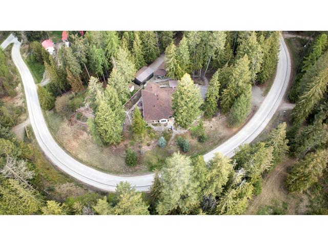 1111 Fox Tree Road, House detached with 3 bedrooms, 3 bathrooms and null parking in Central Kootenay B BC | Image 46