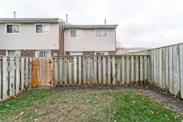 22 Sandringham Crt, Townhouse with 4 bedrooms, 3 bathrooms and 2 parking in Brampton ON | Image 35