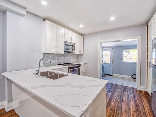 Upper - 376 Rhodes Ave, House semidetached with 3 bedrooms, 2 bathrooms and 1 parking in Toronto ON | Image 4