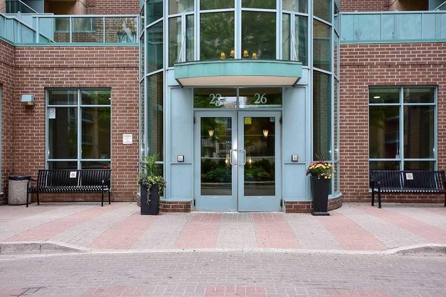 Lph 2 - 26 Olive Ave, Condo with 2 bedrooms, 2 bathrooms and 1 parking in Toronto ON | Image 2