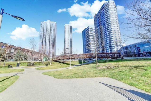 1523 - 135 Village Green Sq, Condo with 2 bedrooms, 2 bathrooms and 1 parking in Toronto ON | Image 10