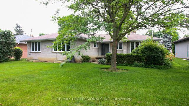 18 Oldham Rd, House detached with 3 bedrooms, 3 bathrooms and 6 parking in Toronto ON | Image 21