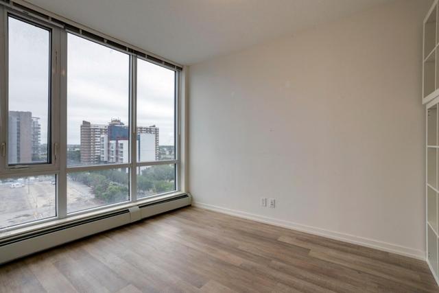 808 - 450 8 Avenue Se, Condo with 2 bedrooms, 1 bathrooms and null parking in Calgary AB | Image 3