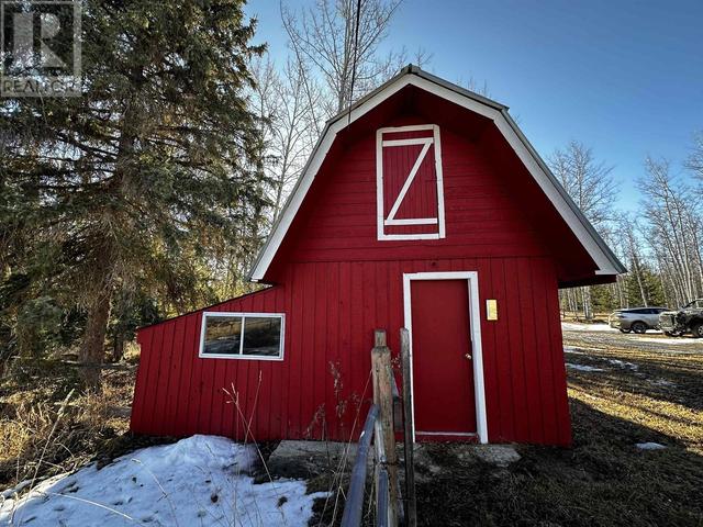 5492 Upper Houseman Road, House detached with 4 bedrooms, 2 bathrooms and null parking in Cariboo H BC | Image 27
