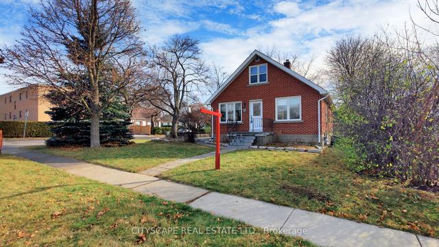 39 Woodward Ave, House detached with 3 bedrooms, 2 bathrooms and 6 parking in Brampton ON | Image 33