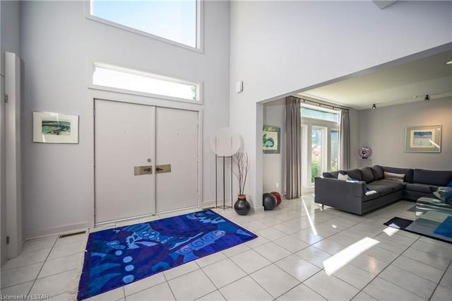 52 Birchmount Walk, House detached with 3 bedrooms, 4 bathrooms and 6 parking in London ON | Image 2