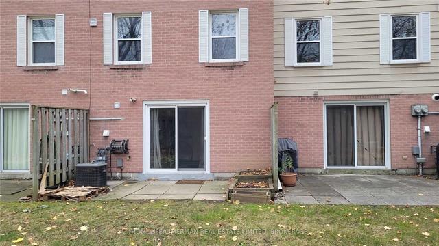 1680 John St, Townhouse with 3 bedrooms, 2 bathrooms and 2 parking in Markham ON | Image 17