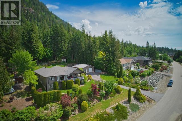 3320 Roncastle Road, House detached with 3 bedrooms, 3 bathrooms and 2 parking in Columbia Shuswap C BC | Image 64