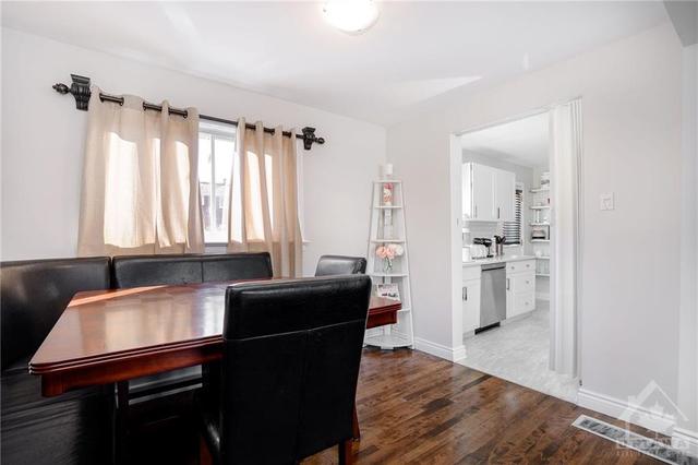 785 Borthwick Avenue, Townhouse with 3 bedrooms, 2 bathrooms and 1 parking in Ottawa ON | Image 9