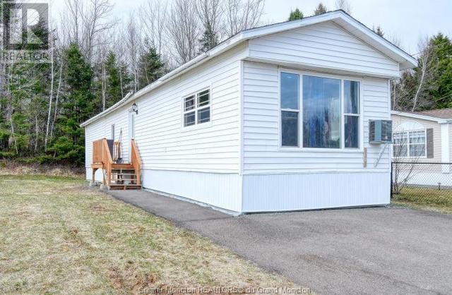 7 Bentley Ave, Home with 2 bedrooms, 1 bathrooms and null parking in Moncton NB | Image 1