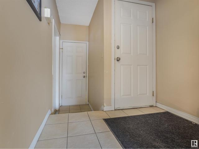 7815 176 St Nw, House semidetached with 3 bedrooms, 2 bathrooms and 2 parking in Edmonton AB | Image 6