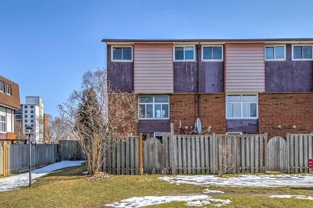 169 Violet Dr, Townhouse with 4 bedrooms, 3 bathrooms and 2 parking in Hamilton ON | Image 22