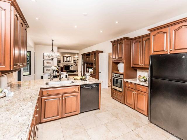 159 Oaklands Park Crt, House detached with 4 bedrooms, 6 bathrooms and 6 parking in Burlington ON | Image 4