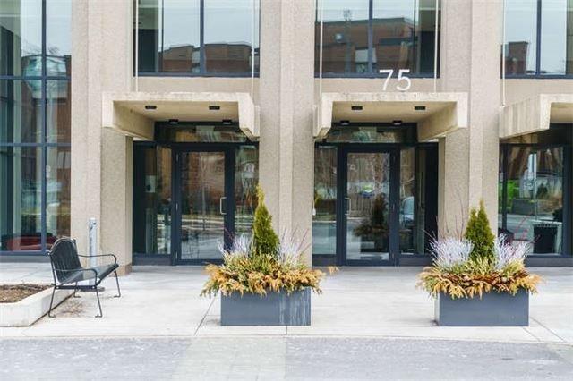105 - 75 The Donway W, Condo with 1 bedrooms, 1 bathrooms and 1 parking in Toronto ON | Image 2
