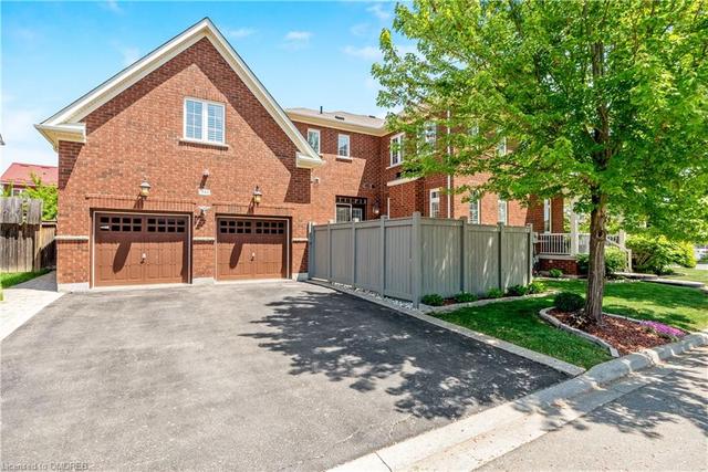 343 Dalgleish Crescent Garden, House semidetached with 4 bedrooms, 3 bathrooms and 6 parking in Milton ON | Image 23