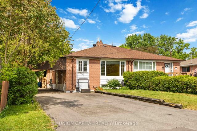 224 Blue Grass Main Blvd, House semidetached with 3 bedrooms, 1 bathrooms and 7 parking in Richmond Hill ON | Image 1