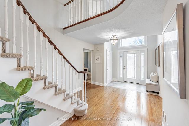 1272 Saddler Circ, House detached with 4 bedrooms, 4 bathrooms and 6 parking in Oakville ON | Image 36
