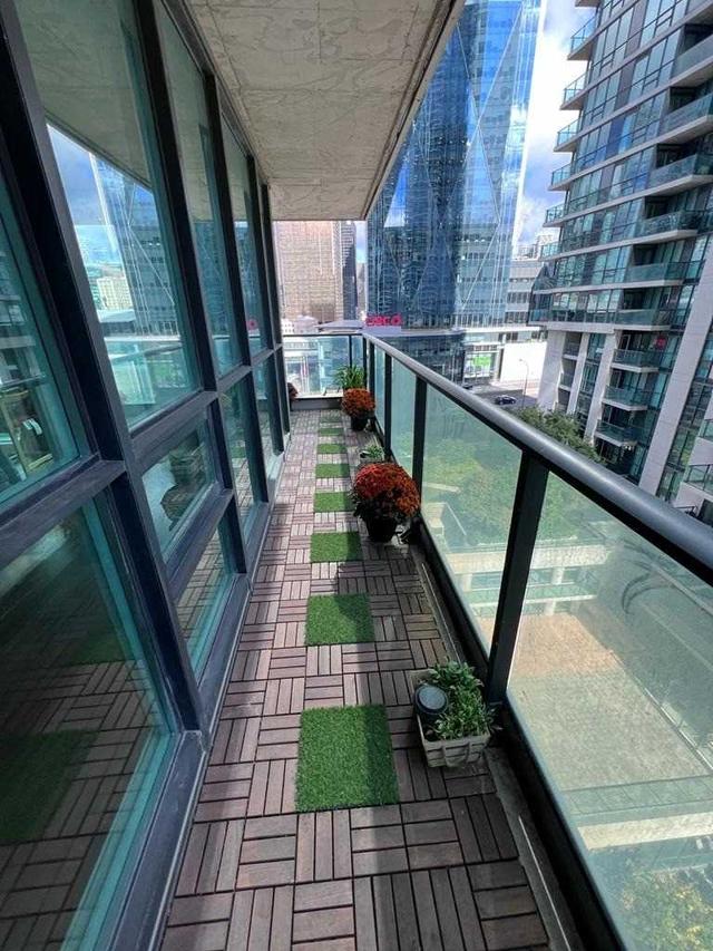 1004 - 33 Bay St, Condo with 2 bedrooms, 2 bathrooms and 1 parking in Toronto ON | Image 6