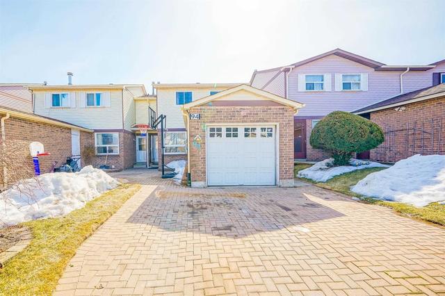 94 Radwell Cres, House semidetached with 3 bedrooms, 3 bathrooms and 3 parking in Toronto ON | Image 1