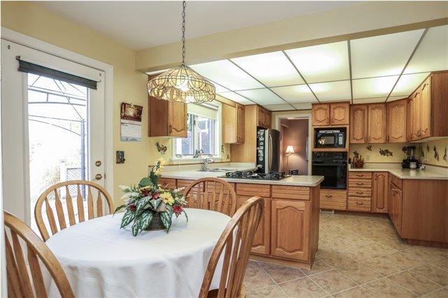 195 Beaver Ave, House detached with 4 bedrooms, 3 bathrooms and 3 parking in Caledon ON | Image 4