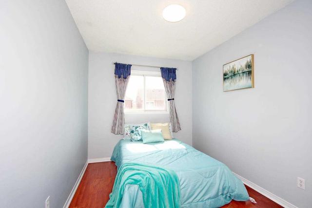 931 Cardington St, House attached with 3 bedrooms, 4 bathrooms and 5 parking in Mississauga ON | Image 17