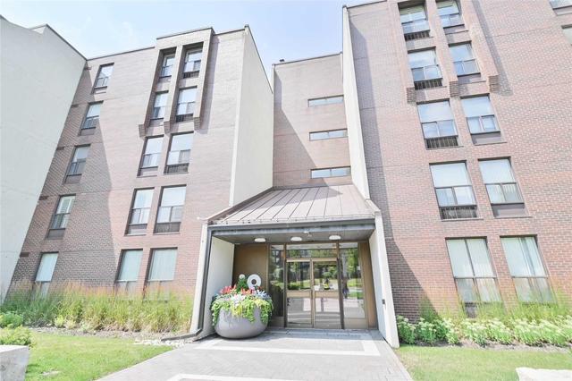 404n - 10 Fashion Rose Way, Condo with 3 bedrooms, 2 bathrooms and 1 parking in Toronto ON | Image 8