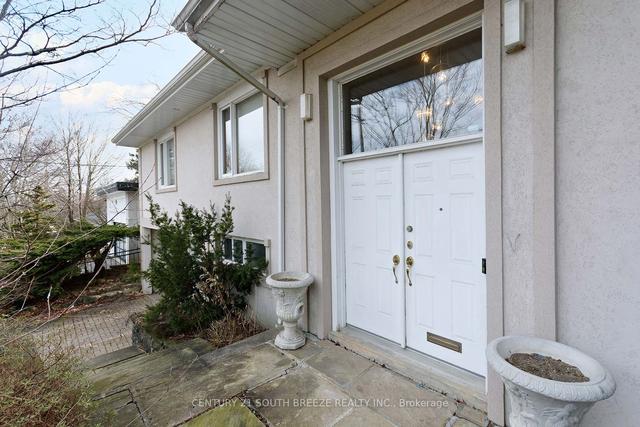 88 Bannatyne Dr, House detached with 3 bedrooms, 3 bathrooms and 6 parking in Toronto ON | Image 37