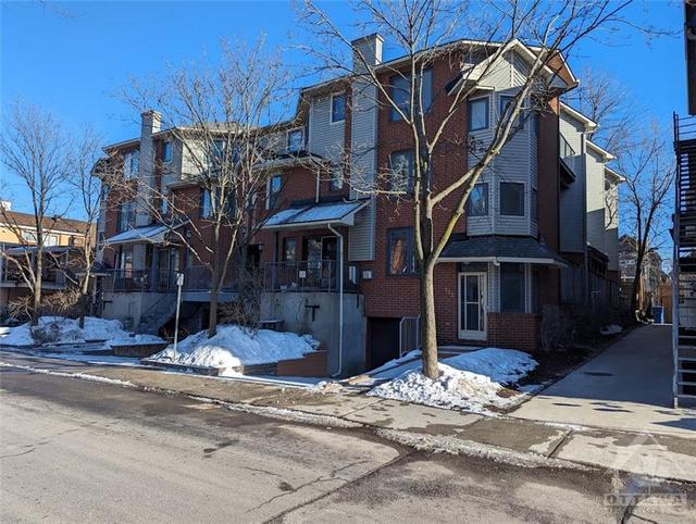 522 Lisgar Street, Townhouse with 2 bedrooms, 2 bathrooms and 2 parking in Ottawa ON | Image 2