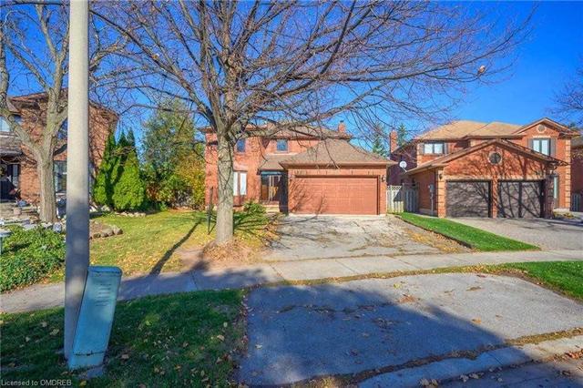 1457 Wakehurst Cres, House detached with 4 bedrooms, 3 bathrooms and 4 parking in Oakville ON | Card Image