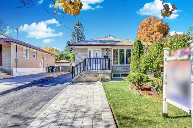 10 Blakemanor Blvd, House detached with 3 bedrooms, 2 bathrooms and 3 parking in Toronto ON | Image 1
