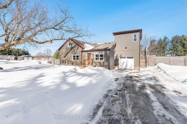 2512 Sunnidale Rd, House detached with 2 bedrooms, 1 bathrooms and 3 parking in Springwater ON | Image 33