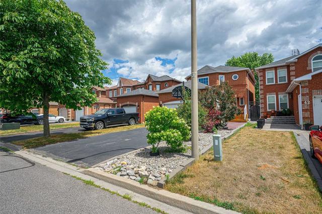 44 Fieldnest Cres, House detached with 3 bedrooms, 4 bathrooms and 6 parking in Whitby ON | Image 11