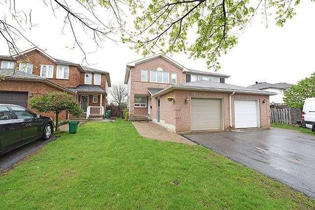 7 Southwell Pl, House semidetached with 3 bedrooms, 3 bathrooms and 3 parking in Brampton ON | Image 1