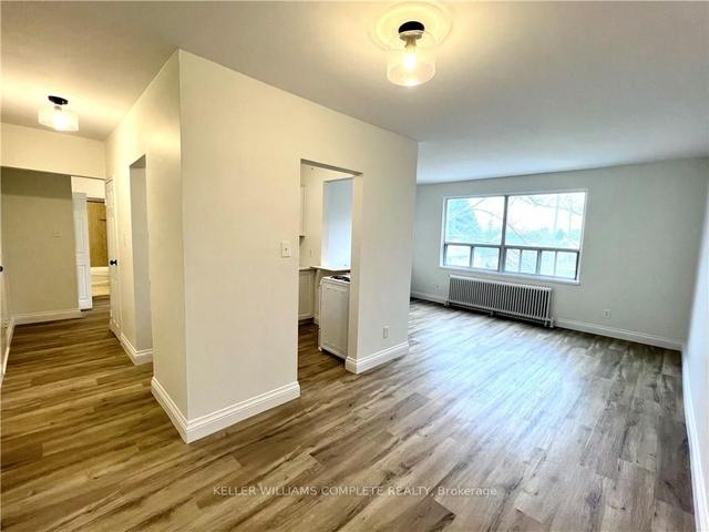 304 - 37 Mericourt Rd, Condo with 2 bedrooms, 1 bathrooms and 1 parking in Hamilton ON | Image 8